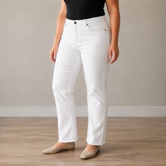 Abercrombie & Fitch Denim - NWT Abercrombie & Fitch Curve Love 90s Straight Jeans 31 12L White